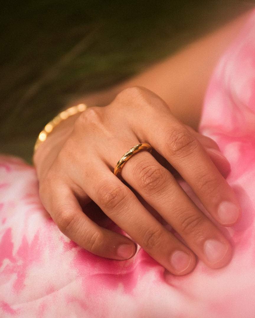 Twist Ring